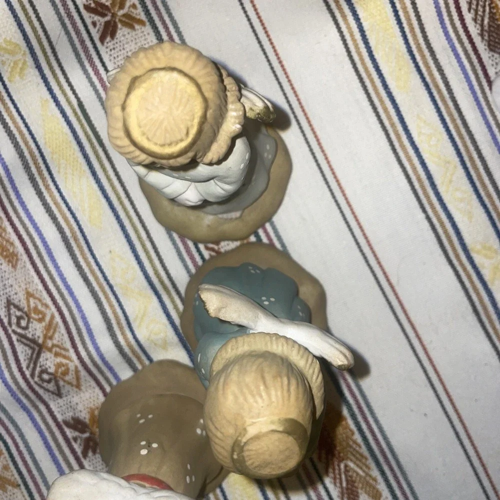 4 Distressed Young Angels In Different Poses And‎ Colors Of Dress, Very Sweet